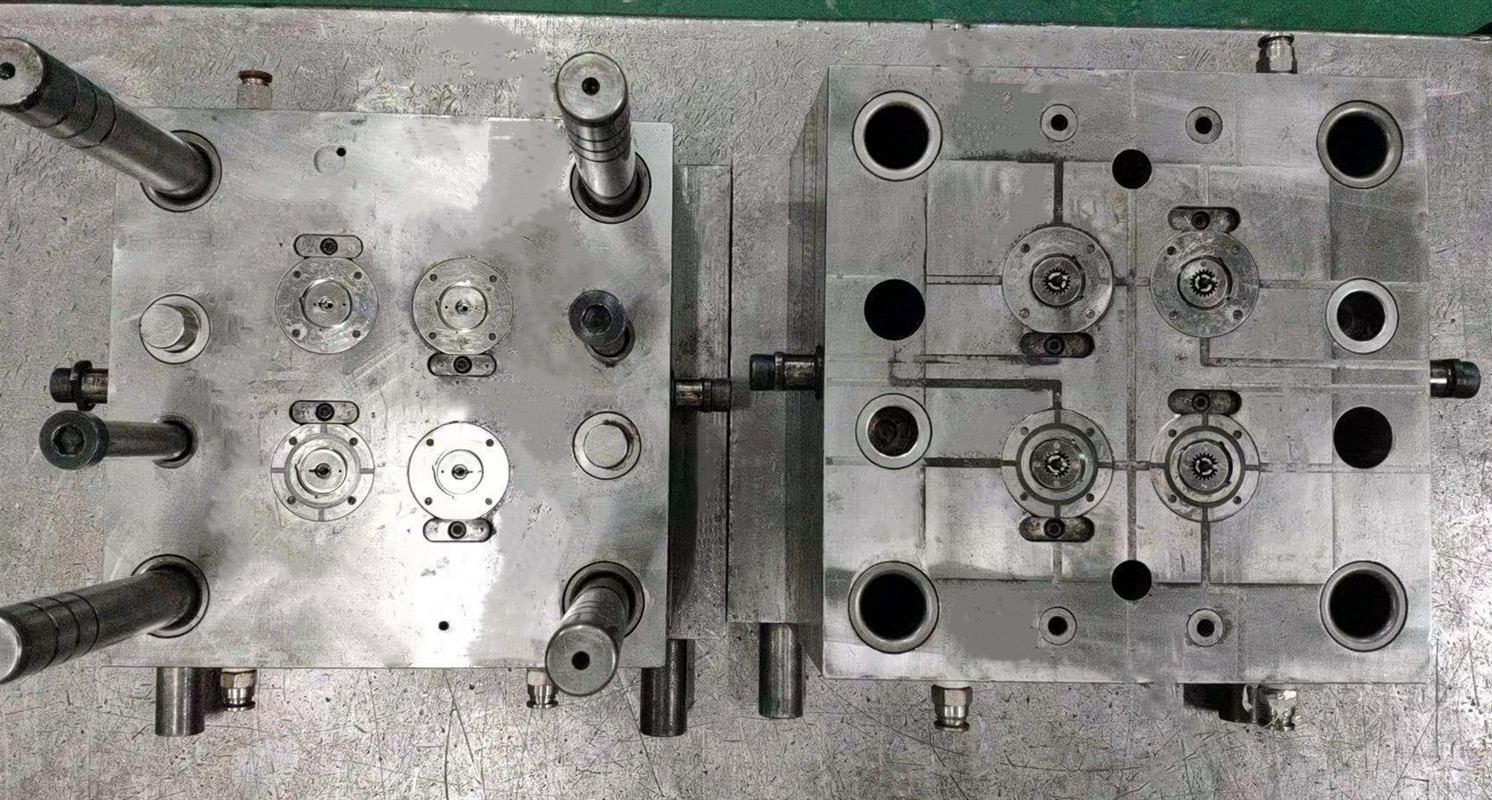 多腔齒輪成型模具
